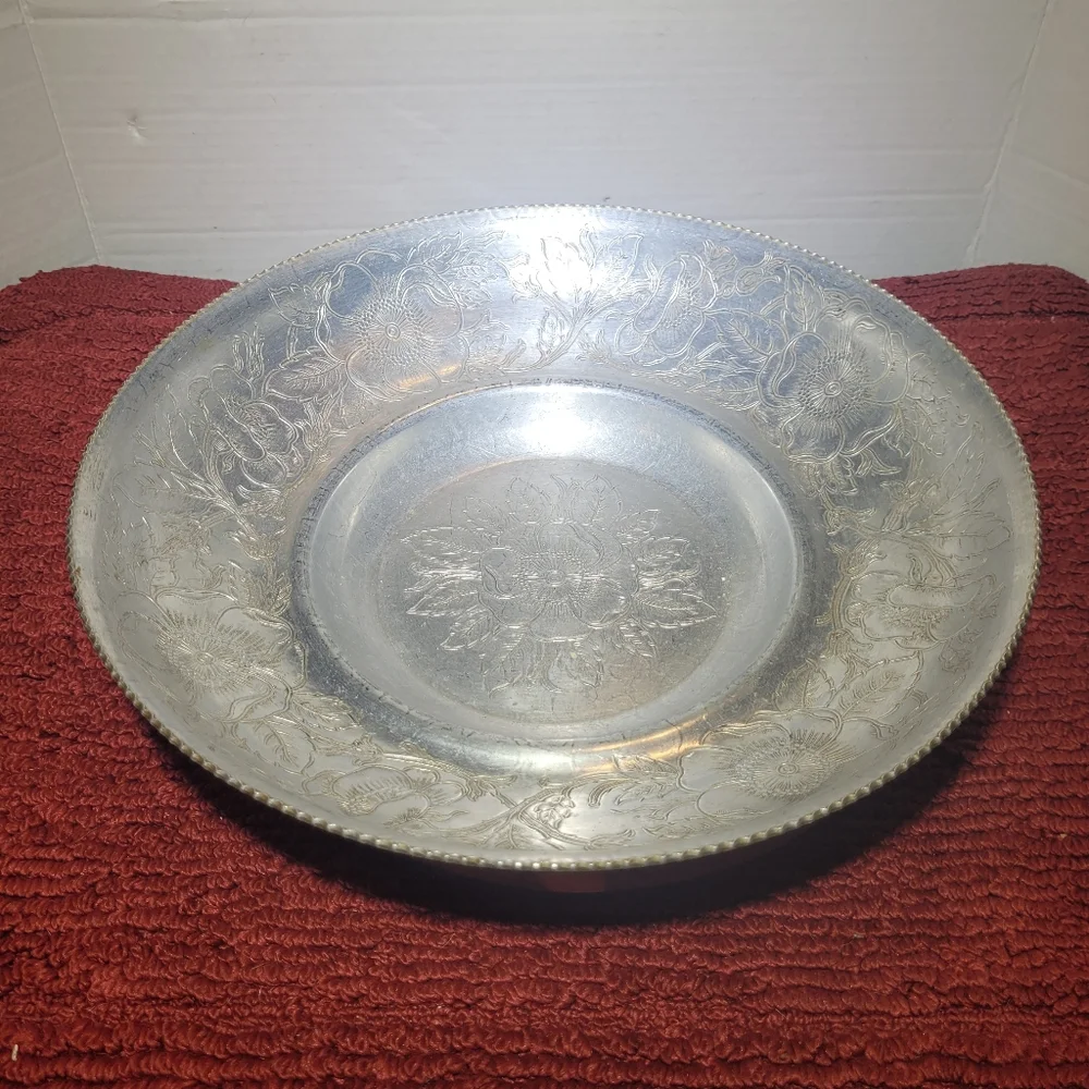 Vintage WILSON SPECIALTIES Hand-wrought Aluminum  Floral Serving  Bowl USA 12‎